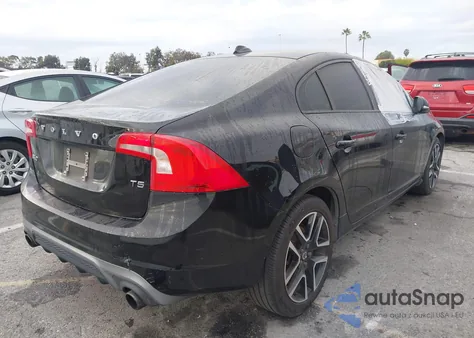 2017 Volvo S60 T5 Dynamic z USA, uszkodzony, nr VIN YV126MFL6H2422493